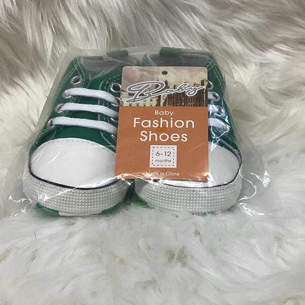 Meckior Baby Canvas Sneakers First Walkers Crib Shoes - Green - New with Tag